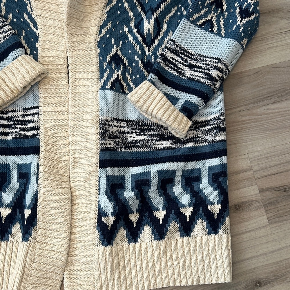 Lucky Brand Cream and Blue Patterned Shawl Collar Cardigan
1 medium
1 large - Picture 3 of 5
